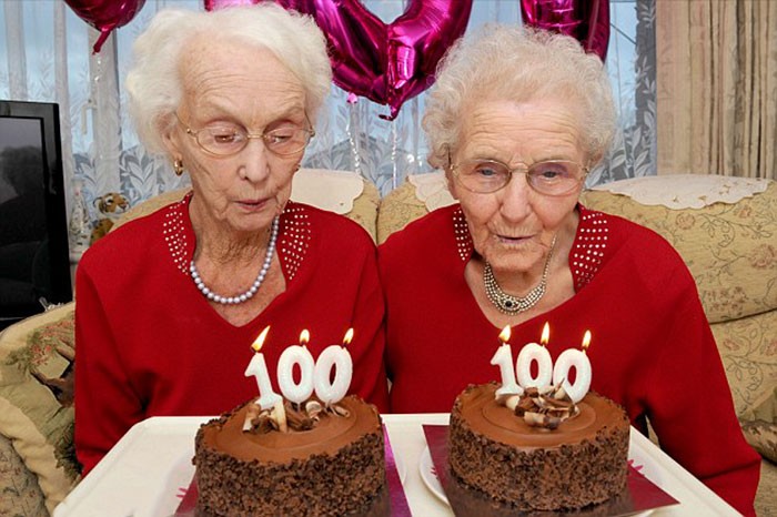 Bliźniaczki świętowały swoje 100 urodziny i ujawniły tajemnicę długiego życia